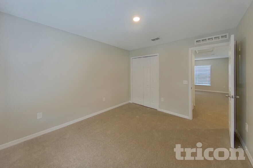 Building Photo - 1730 Sunset Ridge Dr