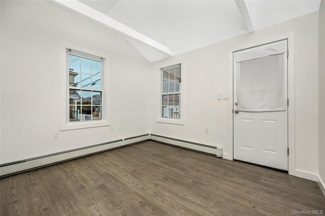 Building Photo - 195 Oceanview Ave