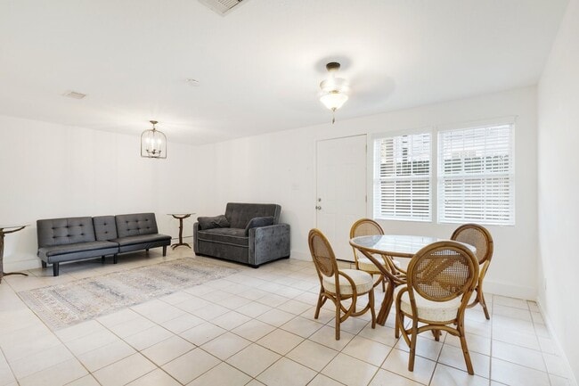 Building Photo - 1217 Market St