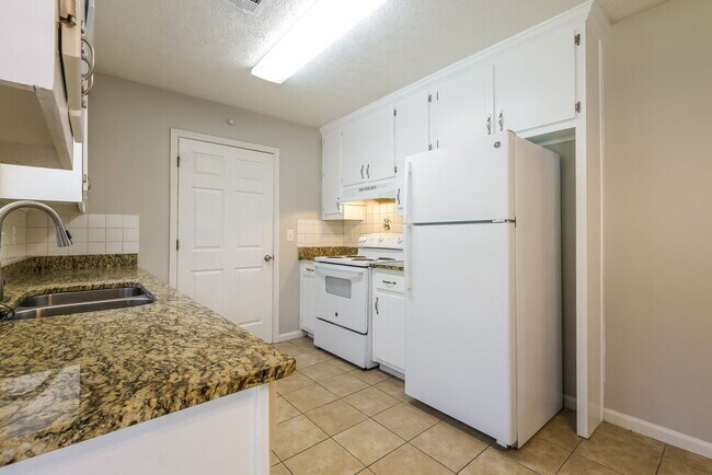 Building Photo - 3869 Deaton Rd