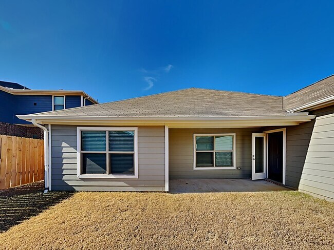 Building Photo - 353 Lowery Oaks Trl