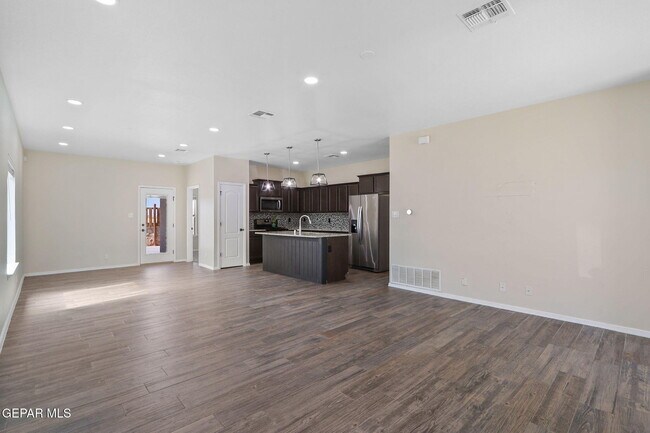 Building Photo - 13661 Holbeck St