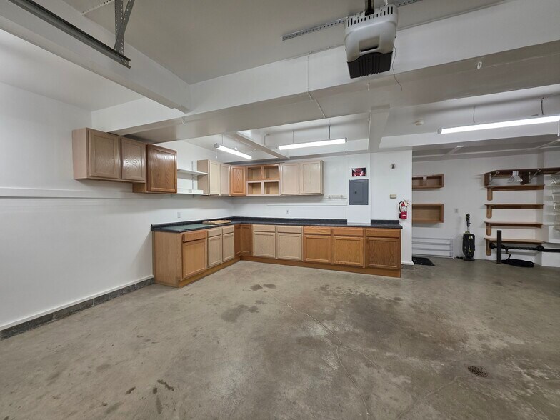 Building Photo - 3030 Lore Rd