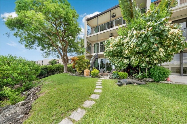 Building Photo - 6100 Paradise Point Dr