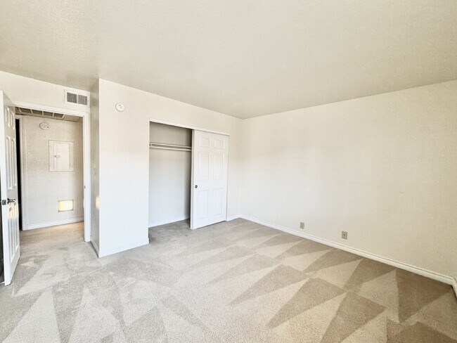 Building Photo - Las Vegas Guard-Gated Condo for Rent | 2 Bedroom Upstairs Unit | River Glen Community