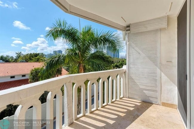 Building Photo - 3199 S Ocean Dr