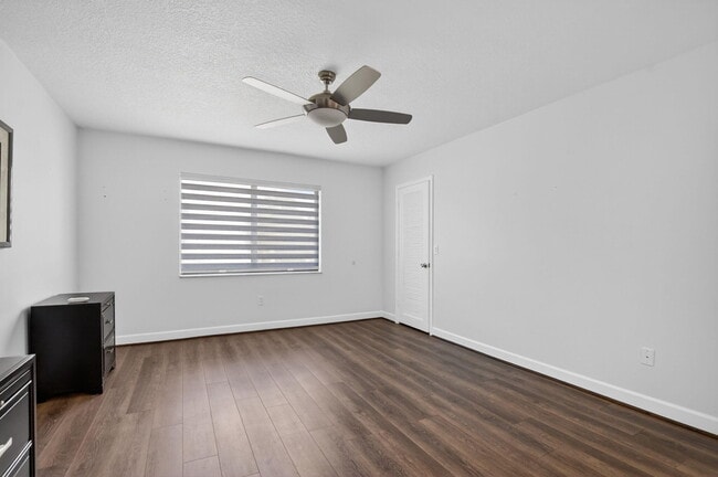 Building Photo - 21911 Cypress Dr