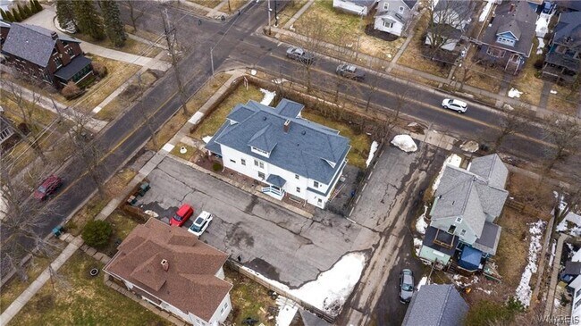 Building Photo - 319 Wheatfield St