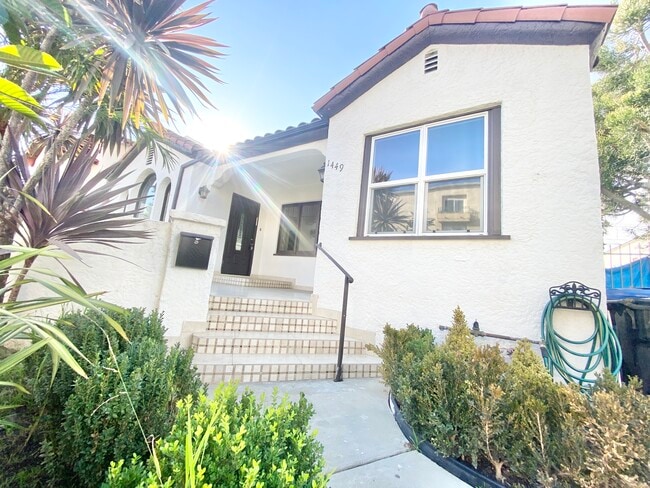 Building Photo - 1449 Livonia Ave