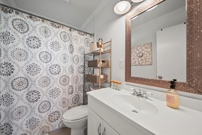 Building Photo - 2100 S Daytona Ave