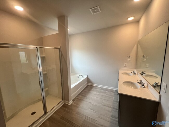 Building Photo - 142 Tango Dr