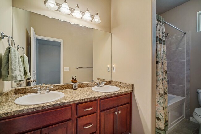 Building Photo - 66 N 205 W