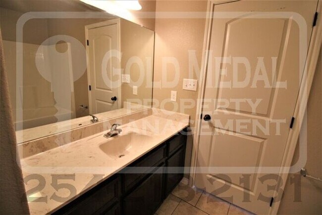 Building Photo - 1106 Grace Point Dr