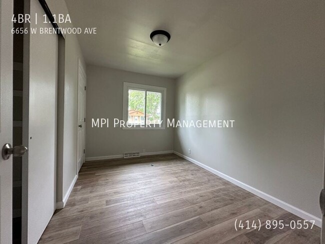 Building Photo - 6656 W Brentwood Ave