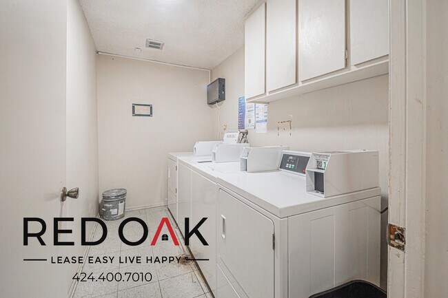 Building Photo - 426 S Venice Blvd