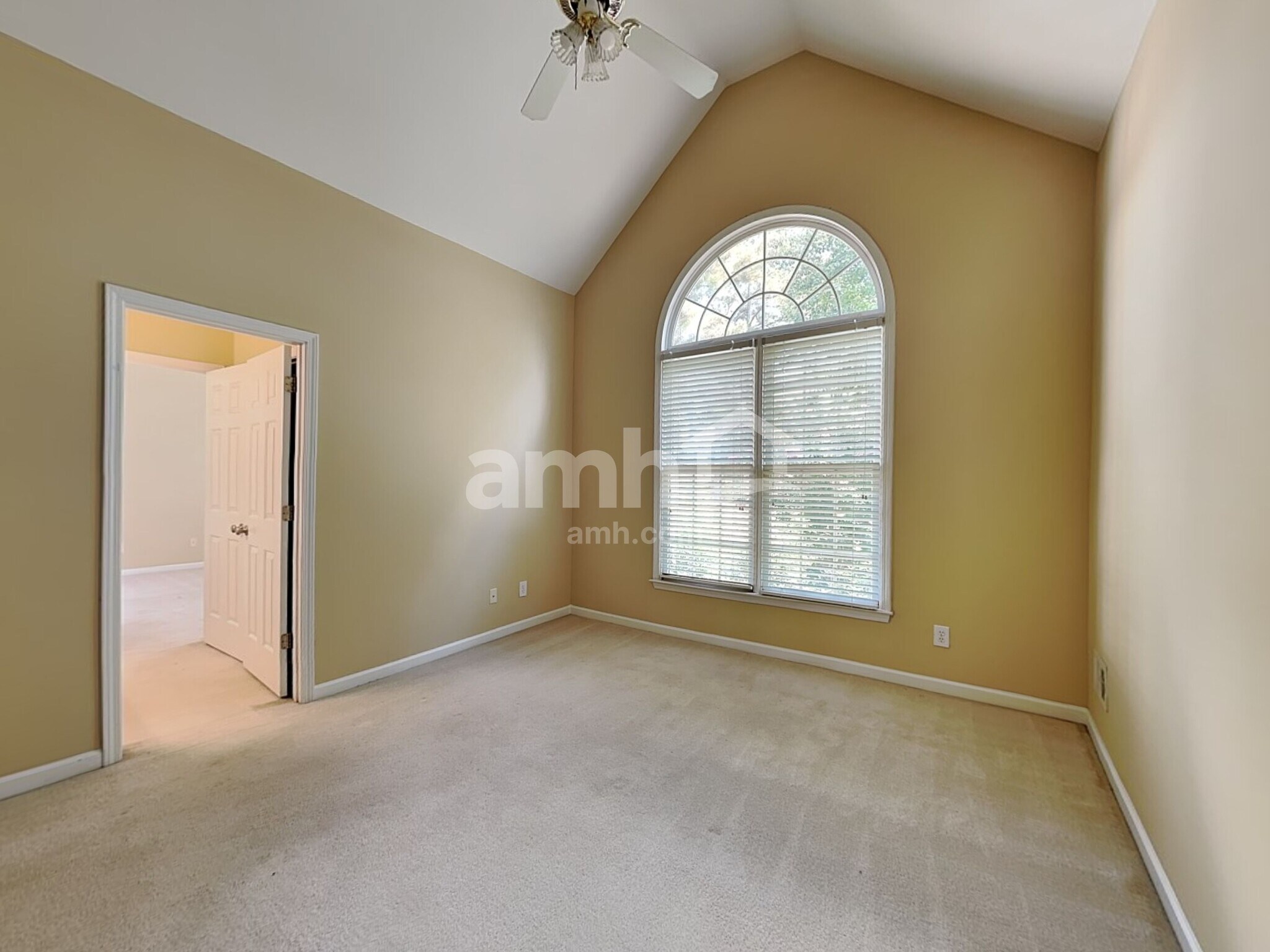 Building Photo - 4850 Duncans Lake Dr NE