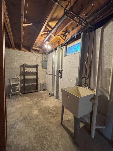 Building Photo - 7934 Daniel Ct
