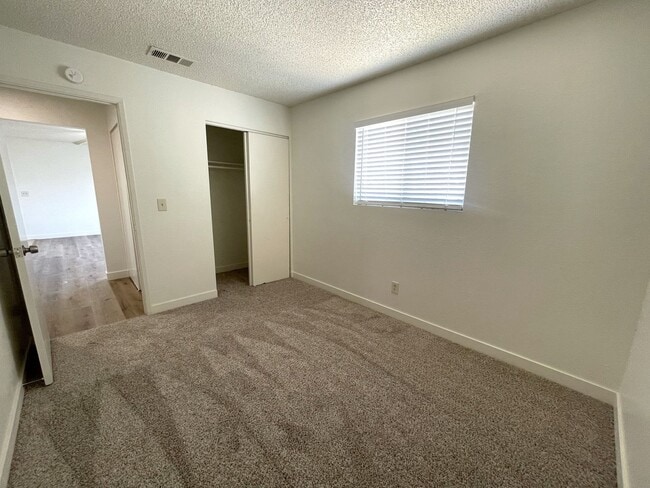 Building Photo - 10940 Jeremy Dr