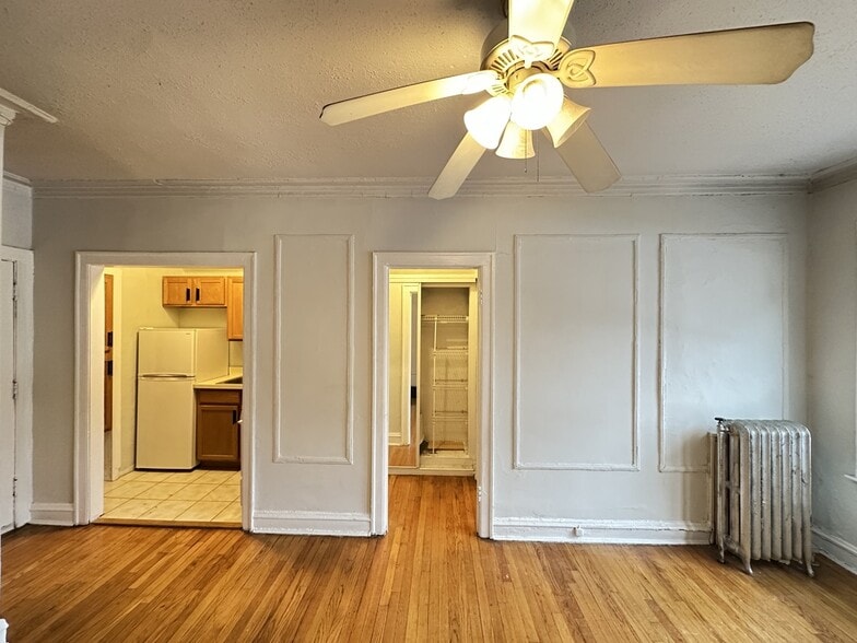 Building Photo - 1160 N Dearborn St