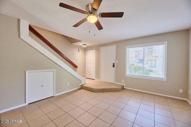 Building Photo - 1402 E Osborn Rd