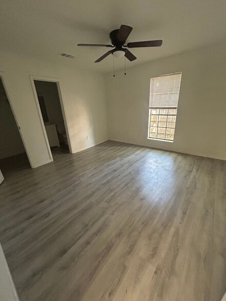 Building Photo - 8216 Elkridge Ave