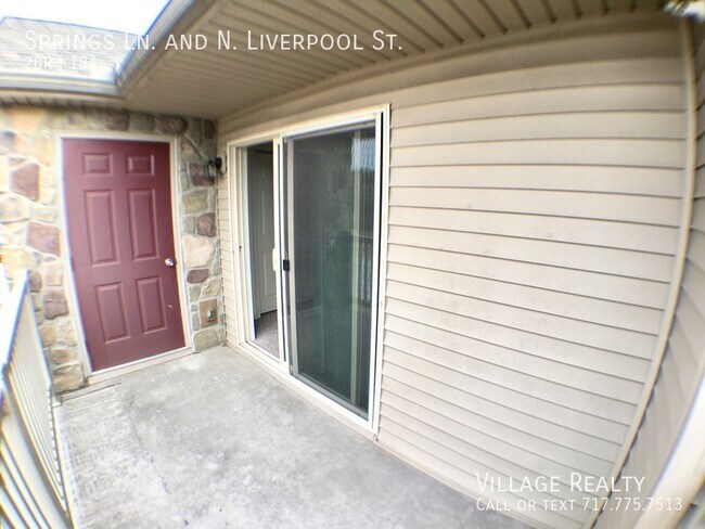 Building Photo - 85 Springs Ln