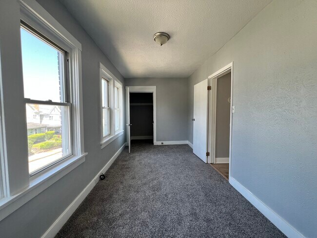 Bedroom 2/Sunroom - 1413 Margaret St