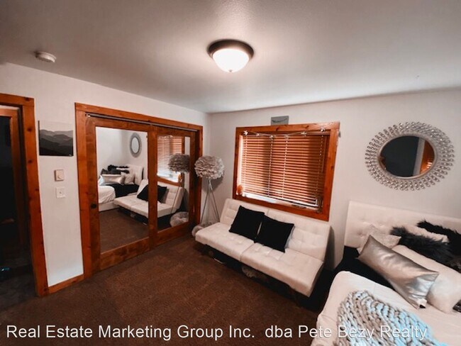 Building Photo - 4 br, 3 bath House - 382-60 Butts Rd