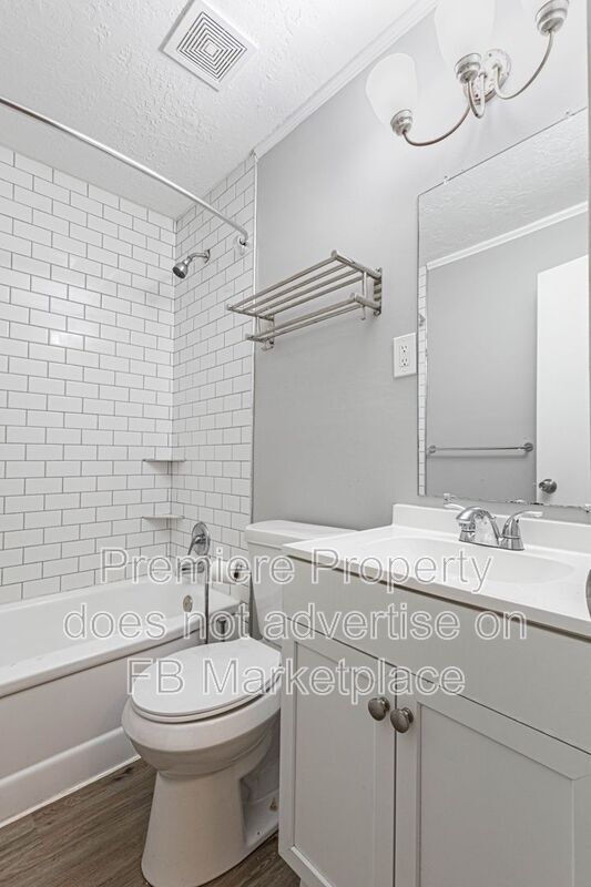 Building Photo - 2320 W 76th St
