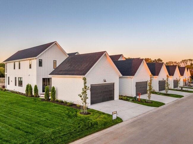 Building Photo - 458 Kinsale Ln