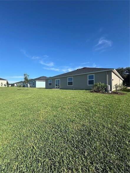 Building Photo - 4220 SW 82nd Ln