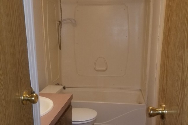 Building Photo - 1079 Reynolds Rd