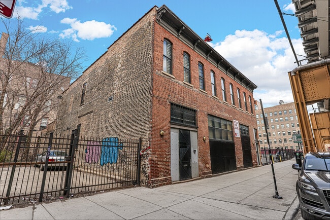 Primary Photo - 944 W Lake St