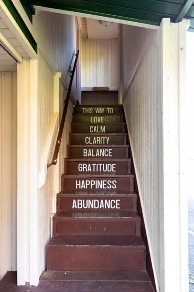 Building Photo - 3 Bedroom / 2 Bath Pet Friendly Home In Waimea!