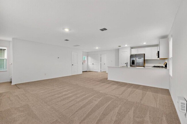 Building Photo - 178 Sormonne Lp