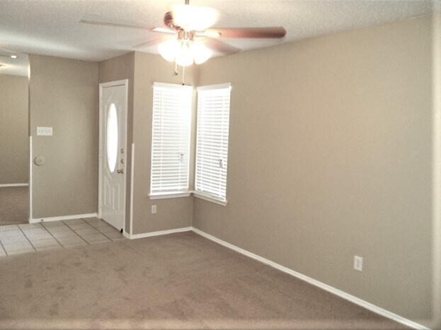 Building Photo - 1411 Plateau Dr