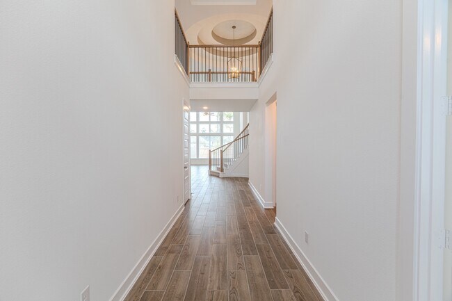 Building Photo - 215 Warbler Song Dr