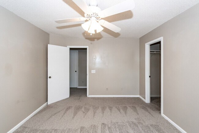 Building Photo - 8408 Battle Forest Dr