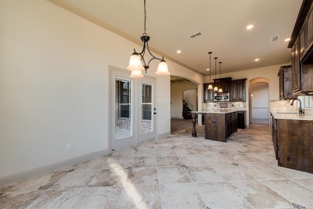 Building Photo - 920 Lake Meadow Ln