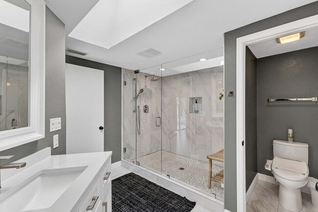 Building Photo - 339 Avenida De Paradisio