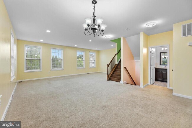 Building Photo - 42 Mountie Ln