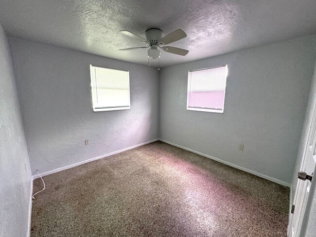 Building Photo - 321 9th St Dr W