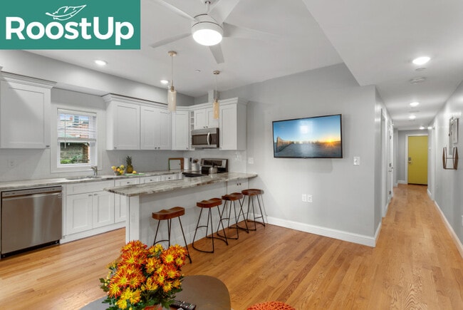 Building Photo - Furnished Bedroom with Private Bath in East Boston