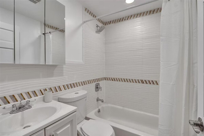 Building Photo - 179 E 102nd St