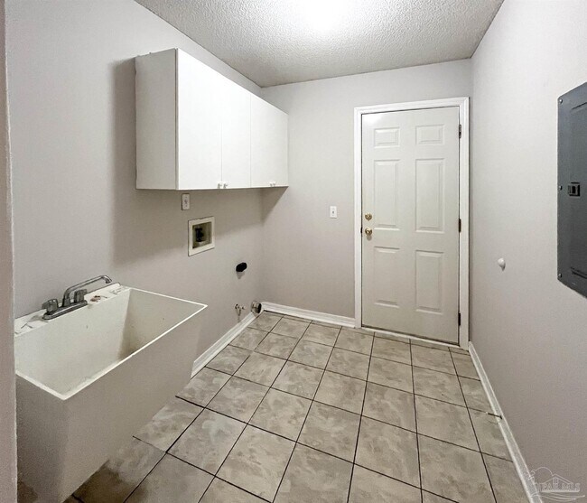 Building Photo - 766 Marlin Spike Dr