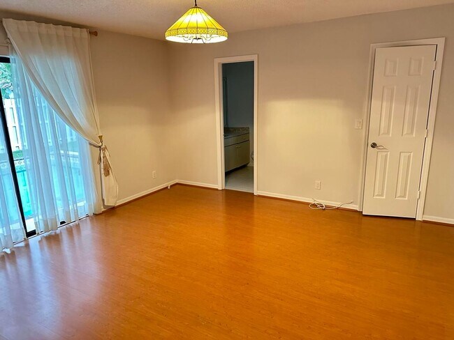 Building Photo - 3291 SW 4th St