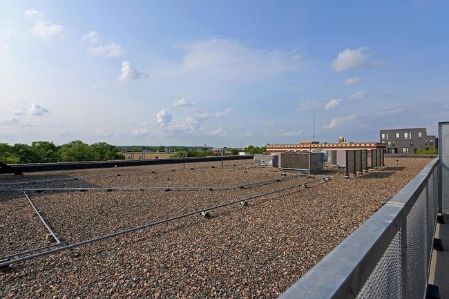 Building Photo - 901 N 3rd St