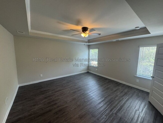 Building Photo - 1156 Burgundy Dr