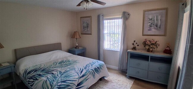 Building Photo - 441 E Rubens Dr