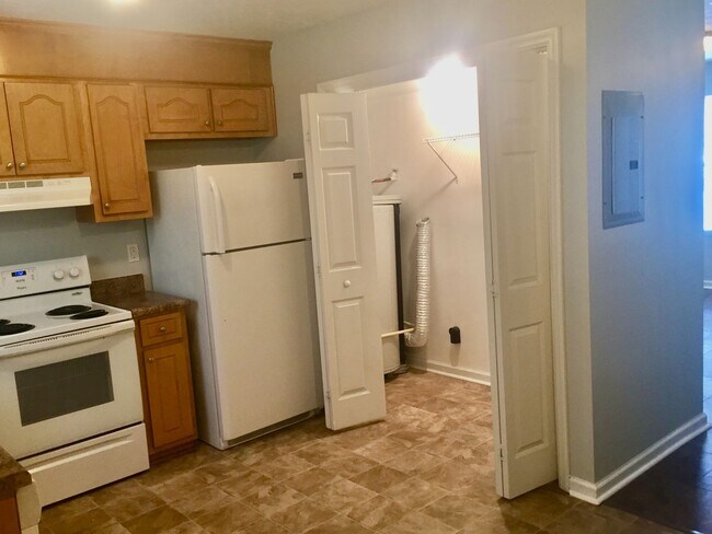 Building Photo - Conveniently Located Duplex in Augusta